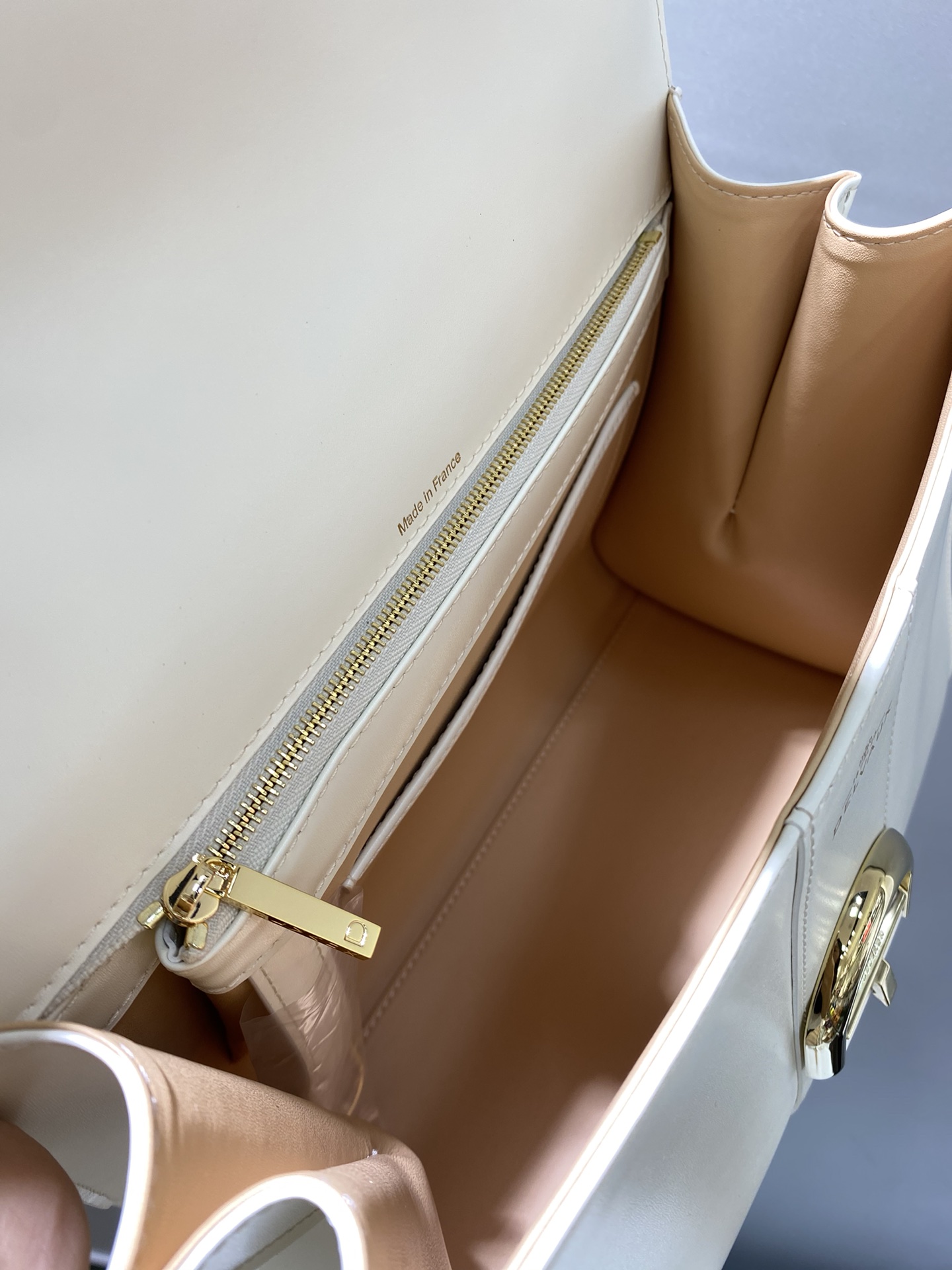 델보 브리앙 박스백 미듐